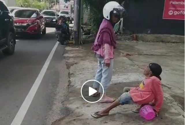Viral Istri Aniaya Suami di Pinggir Jalan dan Disuruh Ngemis