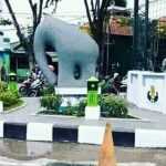 Patung Gajah Mungkur di perlimaan area Petrokimia Gresik