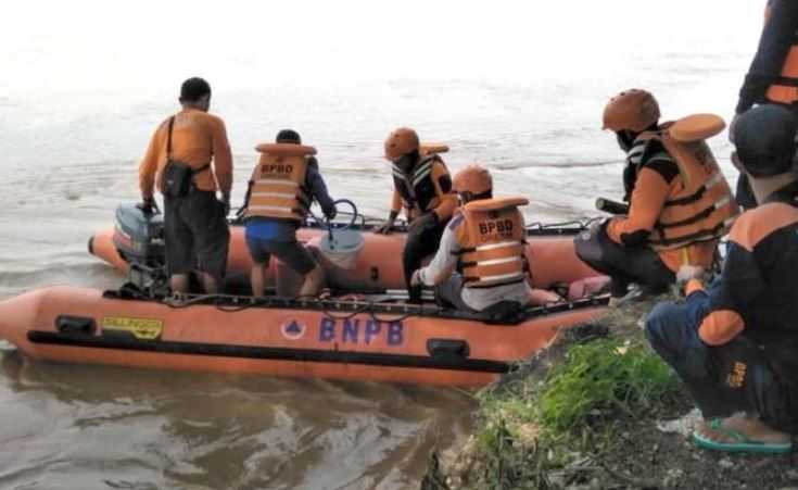 Pelaku Bunuh Diri di Jembatan Sembayat Kabupaten Gresik Belum di Temukan