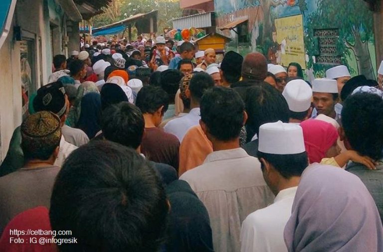 Tradisi Padusan atau Megengan di Gresik