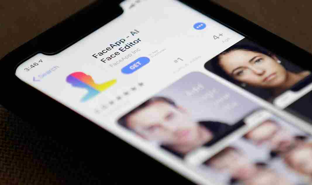FaceApp Aplikasi  Pengubah Wajah  Instan yang Tengah Viral