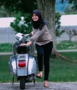 Hijab Vespa Klasik