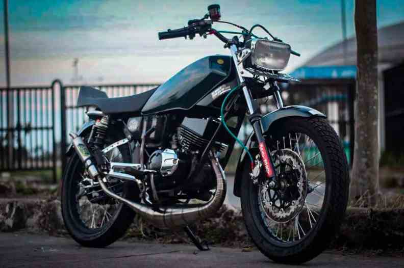 Foto RX King Warna Hitam Modif Simple
